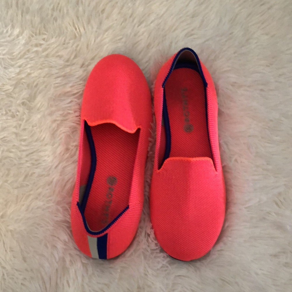 Girls bubblegum pink Rothy’s